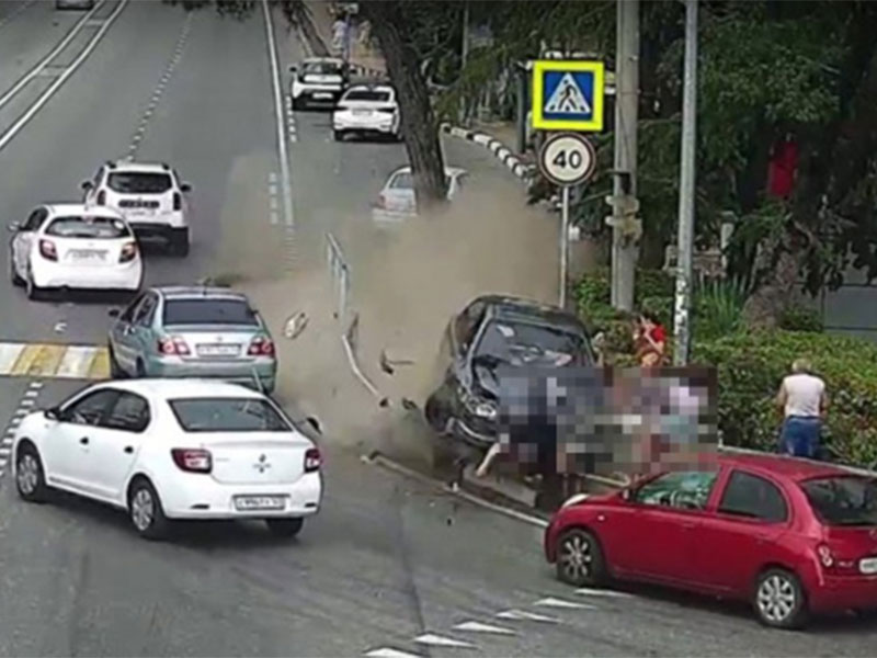 بالفيديو: حادث سير مروع في روسيا!